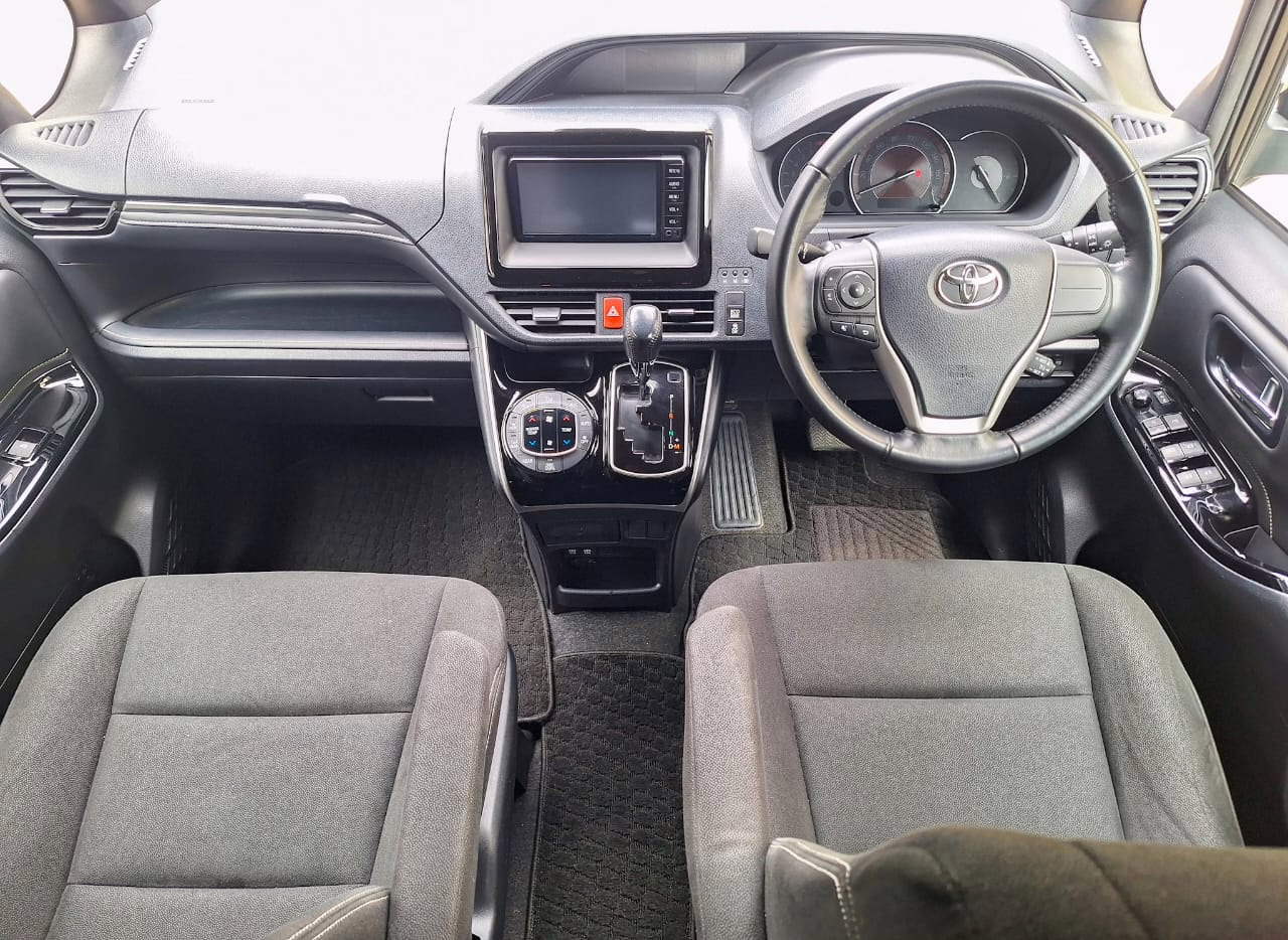 2018 Toyota Esquire ZRR80