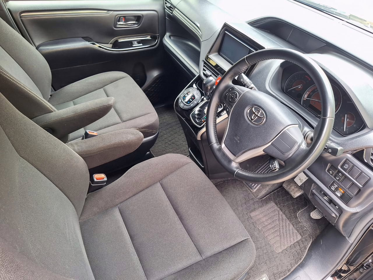 2018 Toyota Esquire ZRR80
