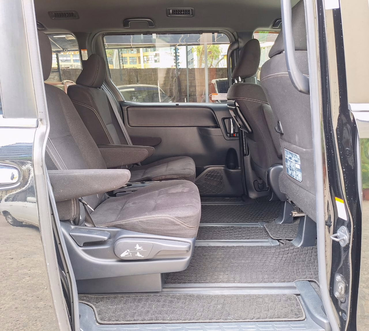 2018 Toyota Esquire ZRR80