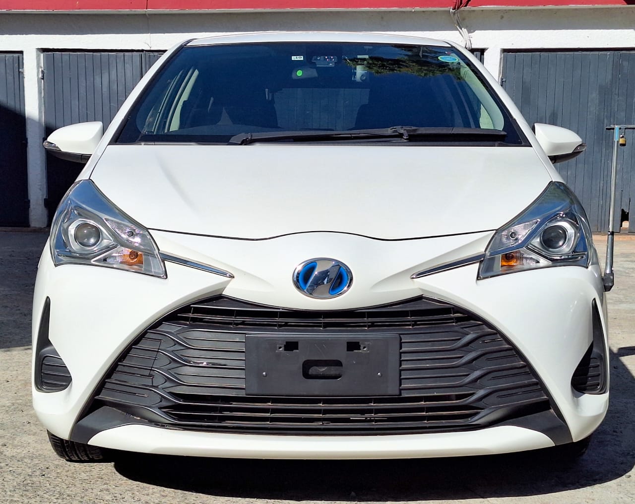 2017 Toyota Vitz Hybrid