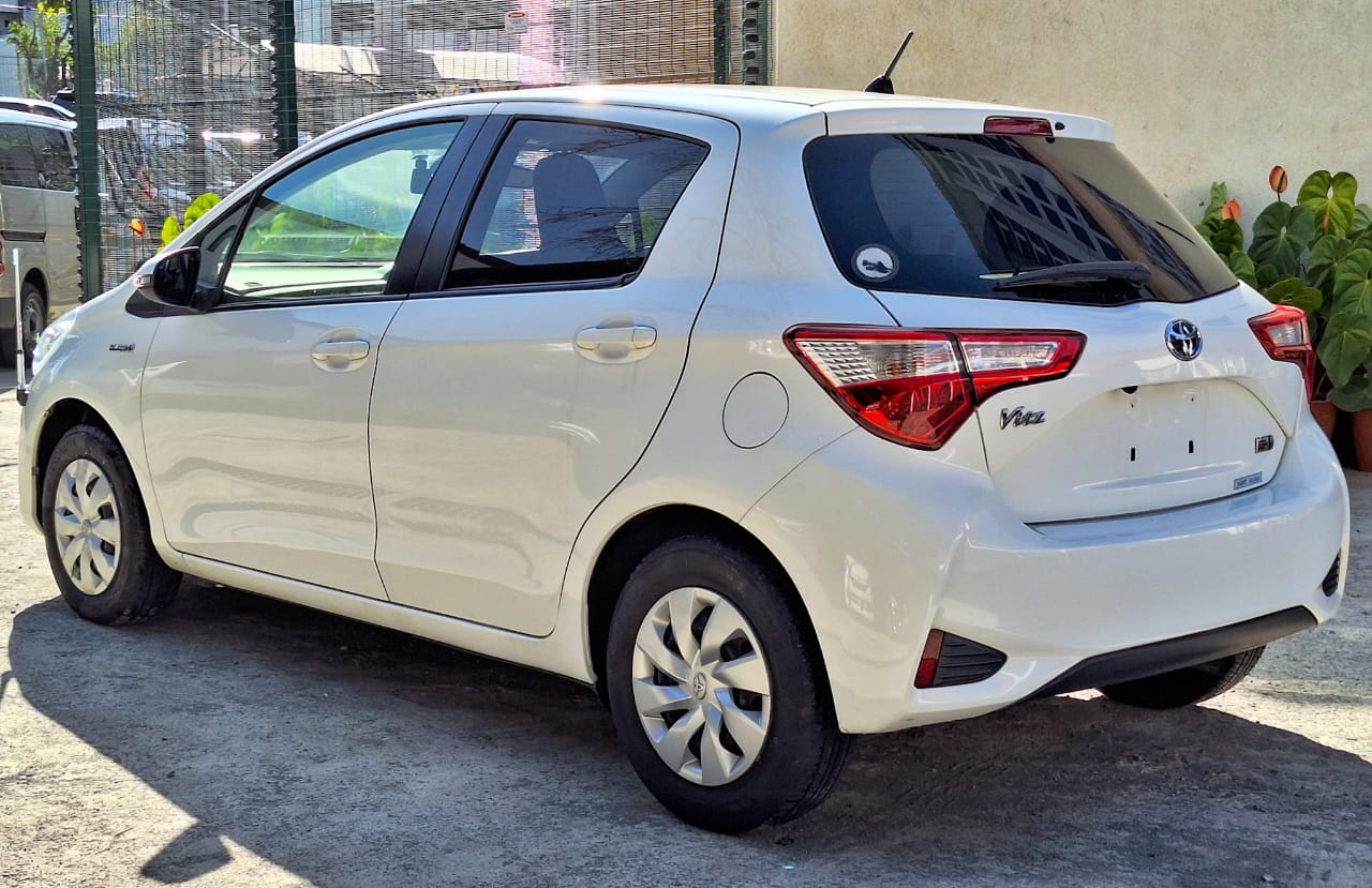 2017 Toyota Vitz Hybrid