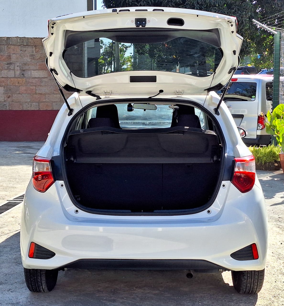 2017 Toyota Vitz Hybrid