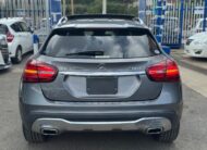 Mercedes Benz GLA220 4MATIC