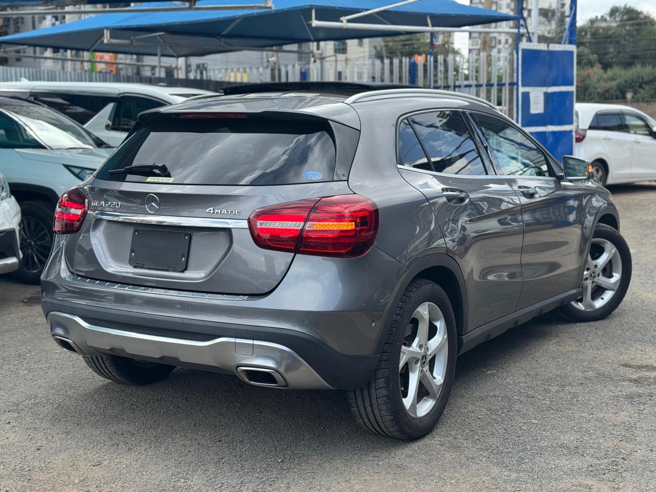 Mercedes Benz GLA220 4MATIC