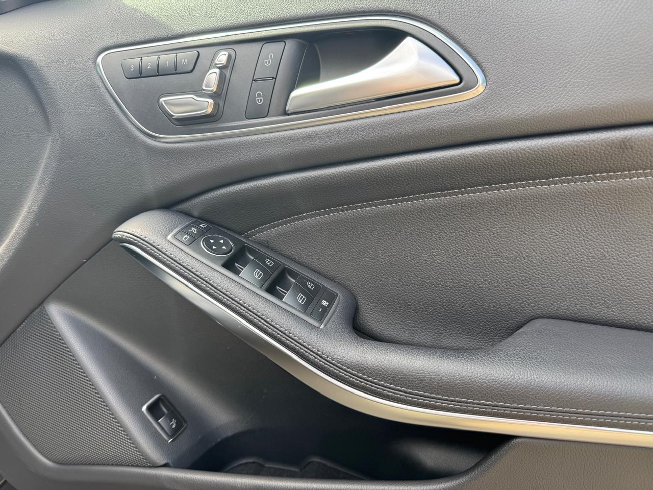 Mercedes Benz GLA220 4MATIC