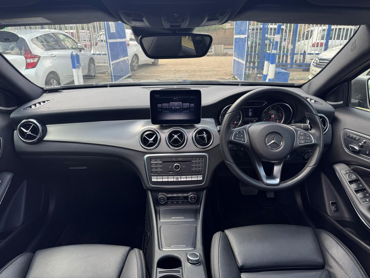 Mercedes Benz GLA220 4MATIC