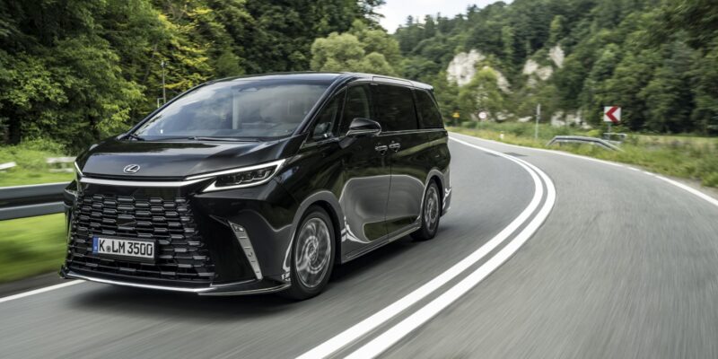 Lexus LM